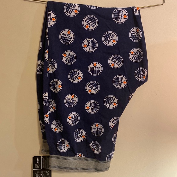 Other - NWT Edmonton oilers pj pants. Size large